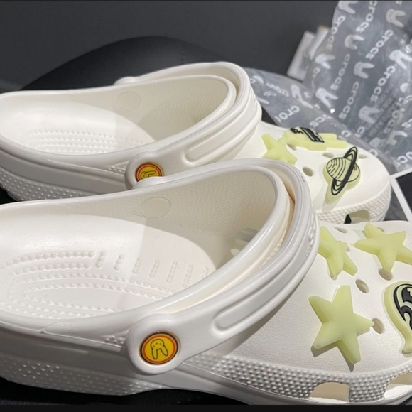 Crocs Authentic Bad Bunny Classic Clog Glow Mens 7 Women 9  NEW main image 4